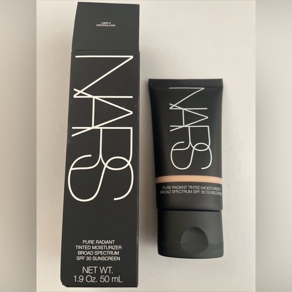 NARS Pure Radiant Tinted Moisturizer SPF 30 Light 3 GROENLAND 1.9 fl oz /BNIB - Picture 2 of 13